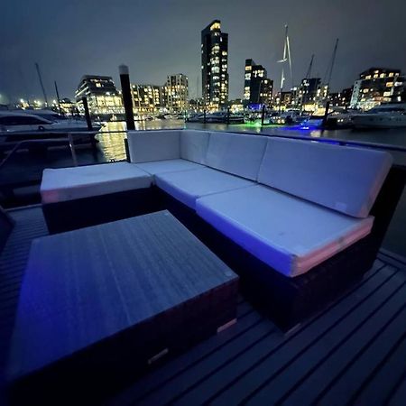 Yacht "X" - 44 Foot Modern Yacht On 5 Star Ocean Village Marina - Minutes Away From City Centre And Cruise Terminals, Free Parking ,Spa Package Available! Southampton Dış mekan fotoğraf