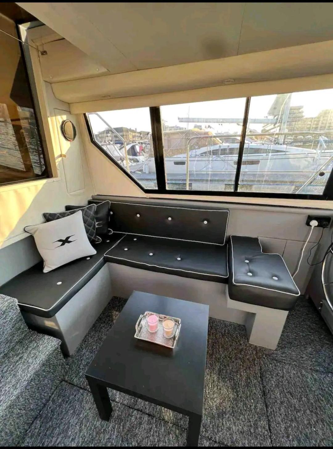 Yacht "X" - 44 Foot Modern Yacht On 5 Star Ocean Village Marina - Minutes Away From City Centre And Cruise Terminals, Free Parking ,Spa Package Available! Southampton Dış mekan fotoğraf